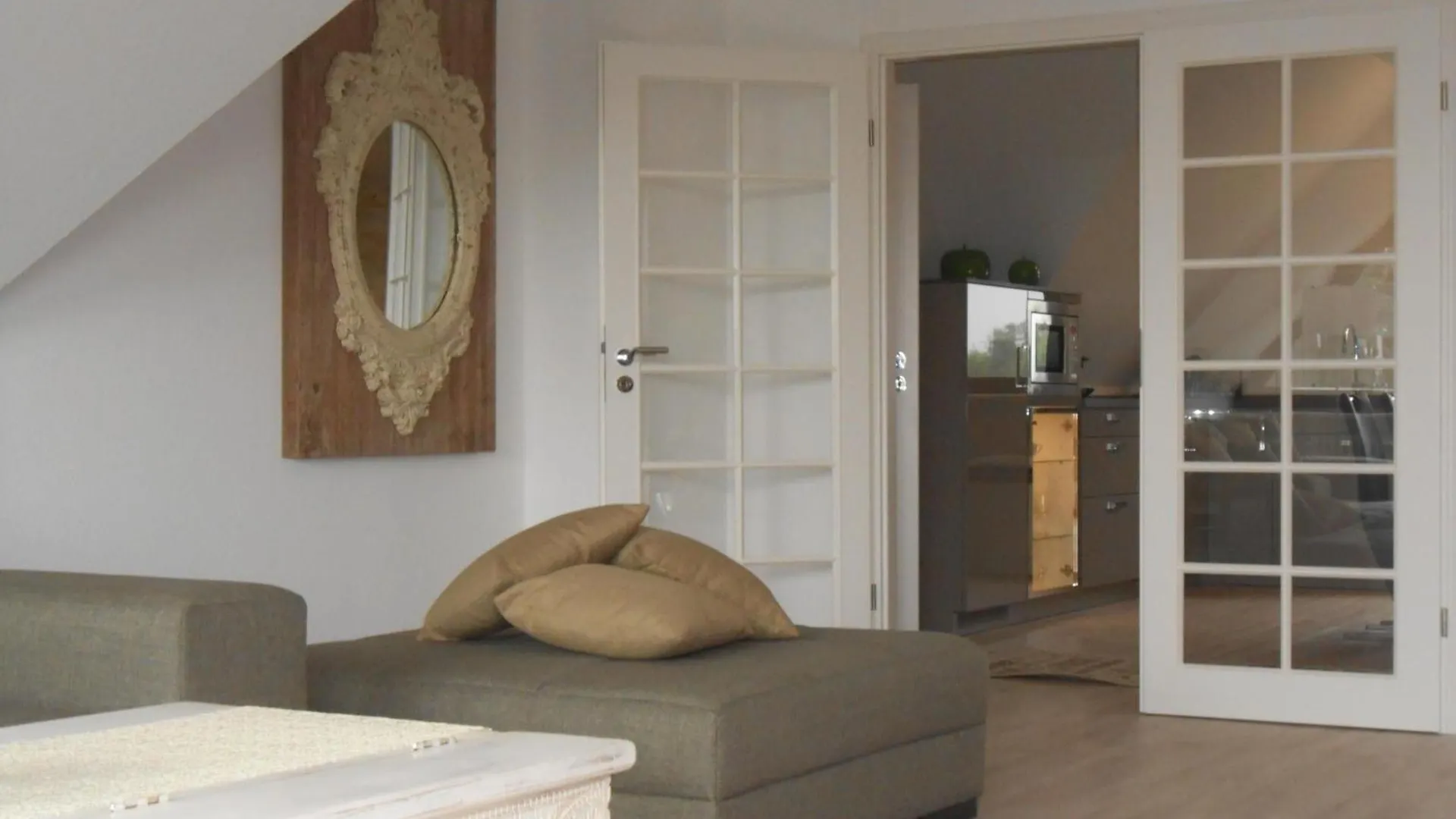 Hochwertig Eingerichtete Ferienwohnung Mit Balkon Halstenbek Apartment