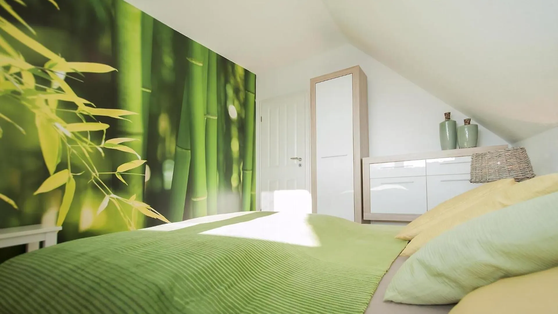 Hochwertig Eingerichtete Ferienwohnung Mit Balkon Halstenbek Apartment